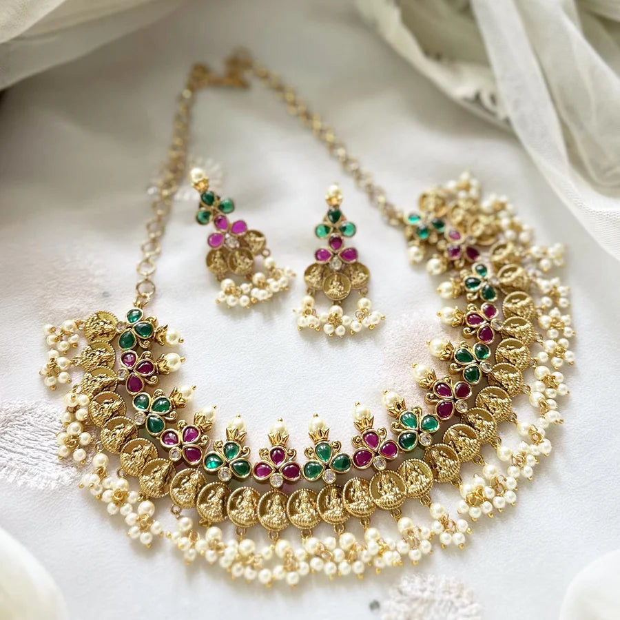 Premium quality, antique matte finish, pearl studded kemp short set.