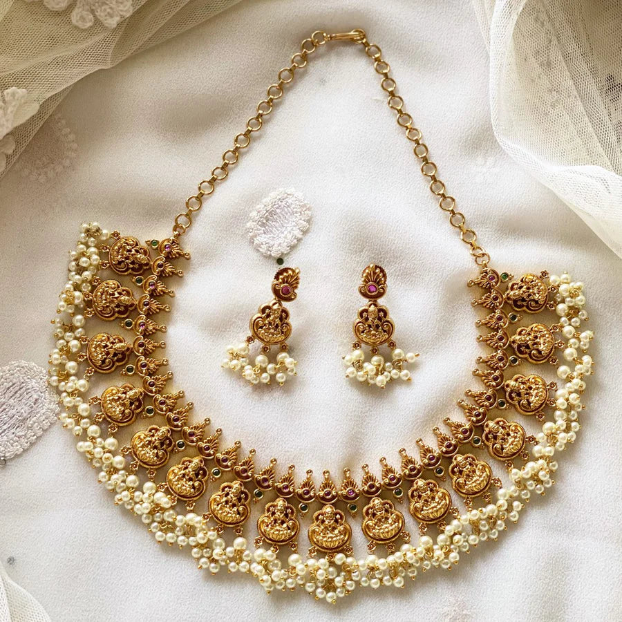 Antique matte kemp Lakshmi spike guttapusalu short set