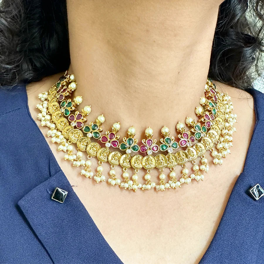 Premium quality, antique matte finish, pearl studded kemp short set.