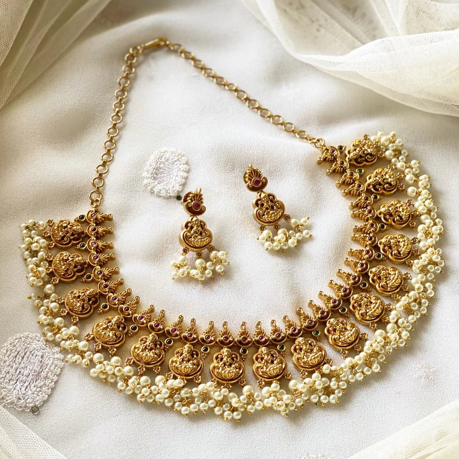 Antique matte kemp Lakshmi spike guttapusalu short set