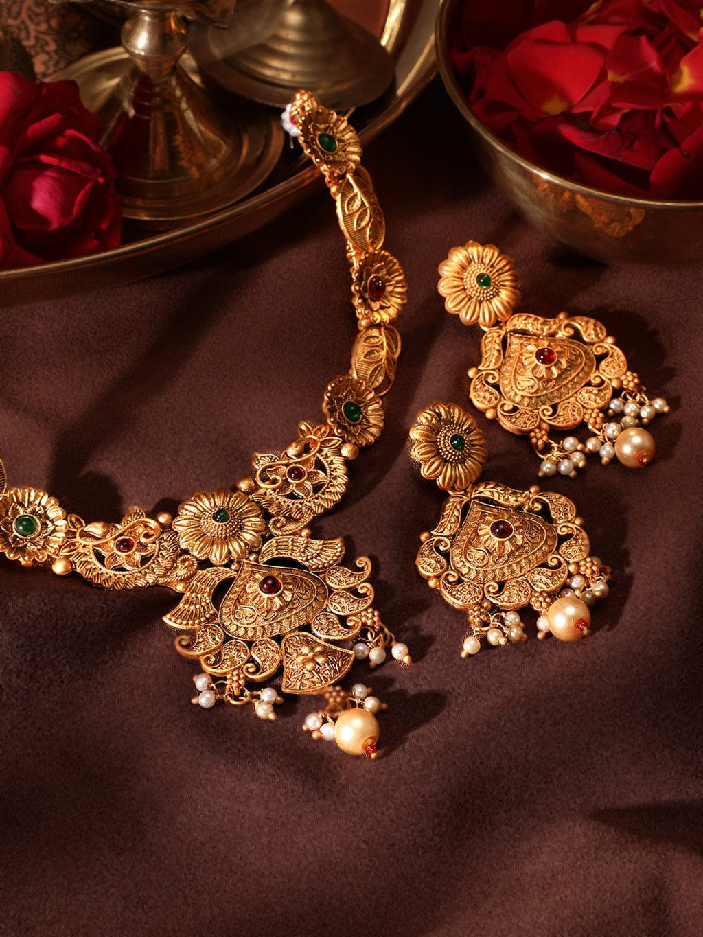 Gold toned floral motif Necklace set