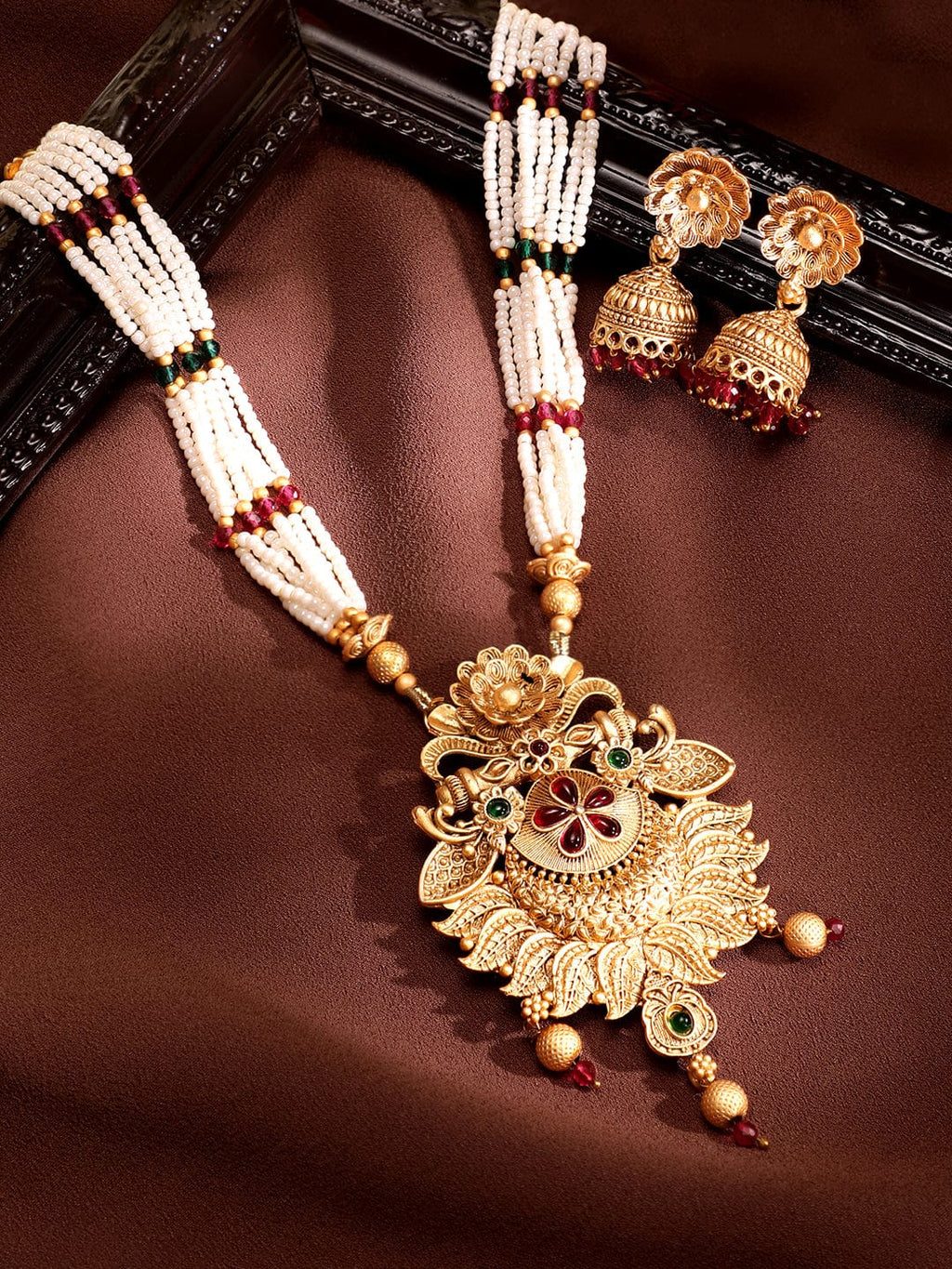 Gold toned Floral motif timeless charm pearl beaded necklace set